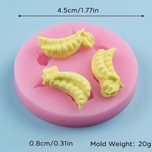Vista dettagliata dello stampo in silicone rosa da 4,5 cm per decorazioni in fondente