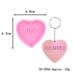Stampo in silicone a cuore per ciondoli fai-da-te con dettagli su dimensioni e scritte