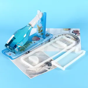 Vista dettagliata degli stampi in silicone per creare un portabottiglie di vino in resina