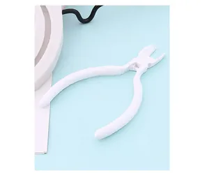 Vue détaillée du moule à pince en silicone blanc pour fondant DIY et décoration de gâteau