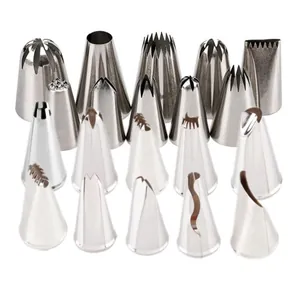 Set of 18 stainless steel piping tips for cake decorating and professional DIY baking
