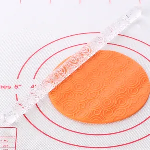 Transparent acrylic rolling pin with swirl pattern for fondant DIY baking on silicone mat