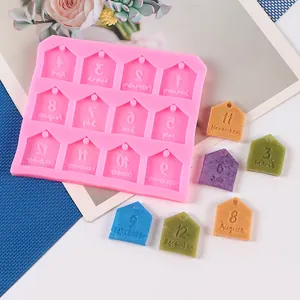 Vista detallada del molde de silicona para colgantes de meses DIY con muestras finales