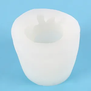 Vista dall'alto di uno stampo in silicone bianco per ornamenti di tigre in resina o gesso