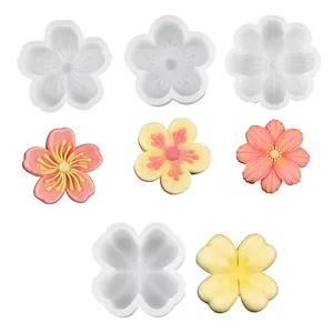 Set of flower-shaped silicone molds for cherry blossom and clover patterns