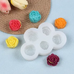Detailansicht der Silikonform mit 5 Rosenblüten für DIY-Kerzen und Kunstharz-Bastelarbeiten