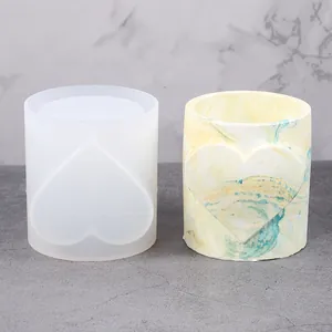 Vue détaillée du moule en silicone cœur DIY et boîte de rangement en résine marbrée