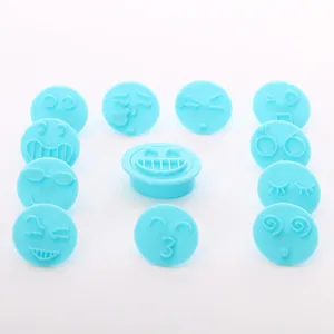 Set mit 12 blauen Emoji-Ausstechformen für Fondant- und kreative Keksdekorationen