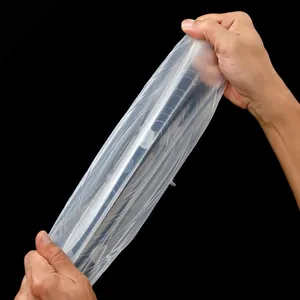 Detail showing the high elasticity and durable texture of silicone stretch lids