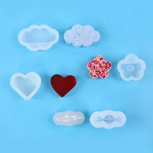 Detailansicht niedlicher Silikonformen für 3D-Harz in Wolken-, Herz- und Blumenform