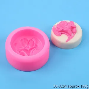 Detailed view of 9cm 3D flower silicone mold with finished soap sample and weight info