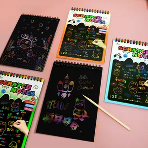 Quaderno per graffiti arcobaleno da grattare per attività creative bambini