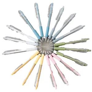 Set mit 15 minimalistischen 0,5-mm-Gelschreibern mit bunten Gummigriffen in Macaron-Farben