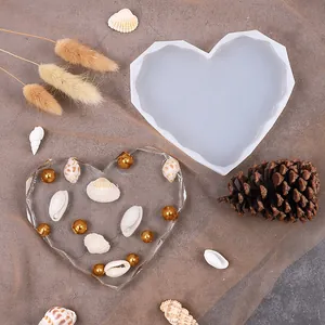 Stampo in silicone a forma di cuore con taglio a diamante per resina fai da te