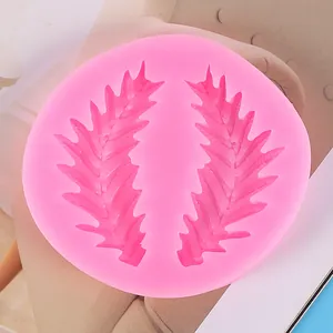 Molde detallado de silicona rosa con hojas para decoración de tartas y chocolate
