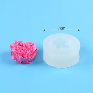 Flower silicone mold for fondant decoration with 7cm diameter and weight detail