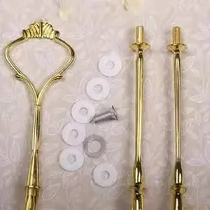Goldener Kronen-Metallbeschlag-Satz für 3-stöckige Etagere und Obstteller-Griffset