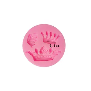 Detailed view of the pink silicone crown mold featuring a precise 2.1cm size measurement