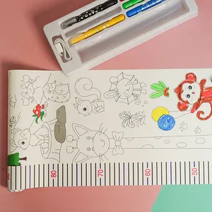 Rotolo adesivo metro per bambini fai-da-te con disegni di animali e pennarelli