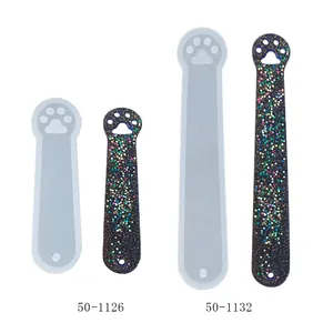Ensemble de moules à marque-pages en silicone avec exemples de résine pailletée
