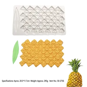 Hochauflösende Detailansicht der Silikonform mit Ananas-Textur für Kuchendekoration