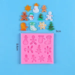 Detailansicht einer rosa Weihnachts-Silikonform mit fertigen festlichen Formen
