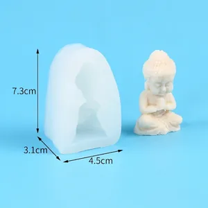 Vue détaillée du moule à bougie Bouddha avec hauteur 7,3 cm et poids de 70 g