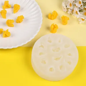 Detalle de un molde de silicona para palomitas con cavidades texturizzate para manualidades