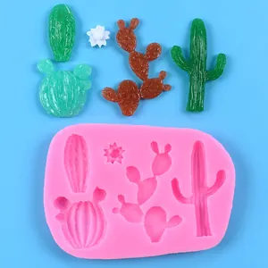 Gedetailleerd overzicht van roze siliconen cactusvorm met diverse afgewerkte vormen.