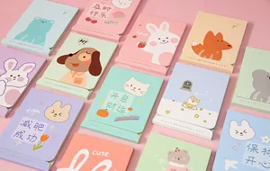 Set van schattige cartoon opvouwbare make-upspiegels met diverse dierenillustraties