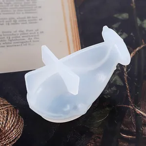Detailansicht der 3D-Wal-Silikonform für Harzguss und DIY-Schreibtischdekorationen.