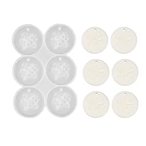 Stampo in silicone a 6 cavità con rilievo floreale per ciondoli e tag profumati fai-da-te