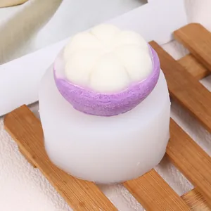 Detailansicht der DIY-Silikonform in Mangostan-Form für Fondant-Kuchendekoration