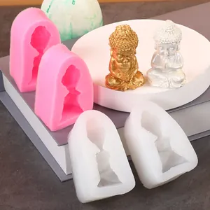 Vue détaillée des moules en silicone de Bouddha pour bougies parfumées et déco DIY