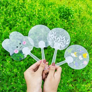 Σετ 4 DIY διαφανή μίνι βεντάλιες χειρός με δημιουργικά σχέδια και πολύχρωμα αυτοκόλλητα Guka