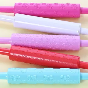Colorful plastic embossed fondant rolling pin set with butterfly and heart patterns for baking