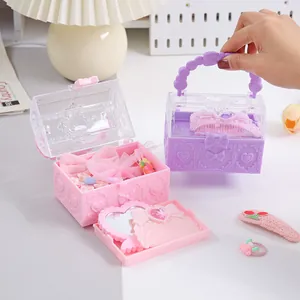 Süße Schatztruhe-Geschenkbox mit Herzmotiv inklusive Klappspiegel und Haarschmuck-Set