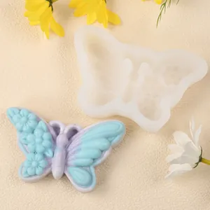 Vue détaillée du moule en silicone papillon pour la pâtisserie, le chocolat et le fondant