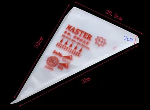Vista detallada de una manga pastelera desechable reforzada con medidas