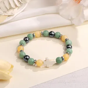 Handgemaakte kralenarmband van 8 mm natuursteen met een witte marmeren kruisbedel cadeau