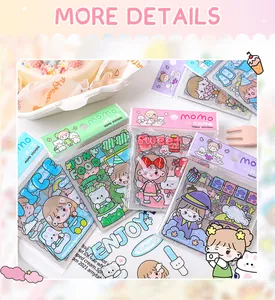 Gros plan de divers autocollants décoratifs en PET pour le scrapbooking et bouteilles