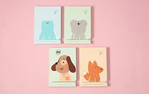 Schattige opvouwbare zakspiegels met diverse dierfiguren in zachte pastelkleuren