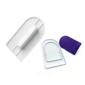 Strumento Lisciante per Torte Fondente in Plastica Con Raschietto per Crema Impugnatura Levigatura Pasticceria Lucidatrice DIY Utensili da Forno per Casa Cucina Decorazione Torte