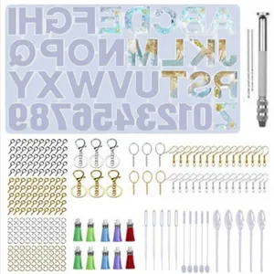 Kit complet de moules en silicone alphabet et chiffres DIY avec crochets et glands.