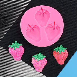 Detailansicht der runden rosa Erdbeer-Silikonform für DIY-Schokolade und Fondant-Handwerk