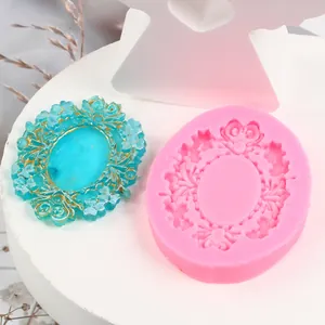 Vue détaillée du moule en silicone avec relief de vigne à fleurs rétro européen