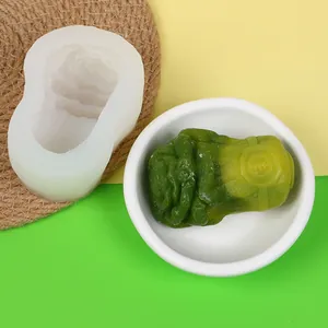 Detailansicht der DIY-Silikonform mit fertig gestalteter Chinakohl-Fondant-Dekoration