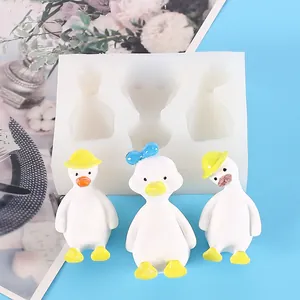 Detailansicht einer weißen Silikonform für DIY Ente Aroma Gips Figuren im Bastelset