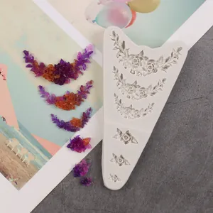 High-quality silicone mold with floral garland patterns for DIY resin or cake decoration