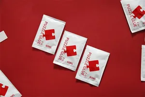 Packungen mit 60 ml klarem PVA-Puzzle-Kleber zur Konservierung und Aufhellung